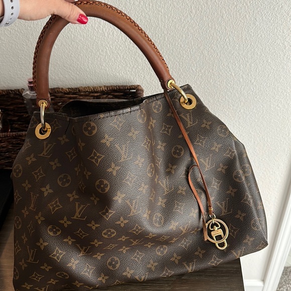 LV Artsy MM - Picture 1 of 4